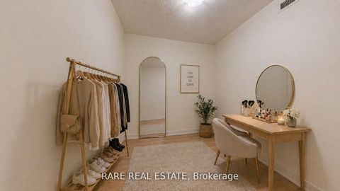 Photo 3 at 607 - 1638 Bloor Street W, High Park North, Toronto