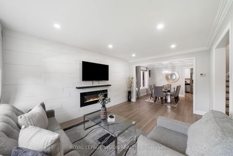 Photo 6 at 5 Anson Avenue, Cliffcrest, Toronto