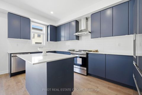 Photo 11 at 134 Danielle Moore Circle, Bendale, Toronto