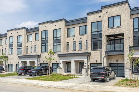 Photo 2 at 162 Danielle Moore Circle, Bendale, Toronto