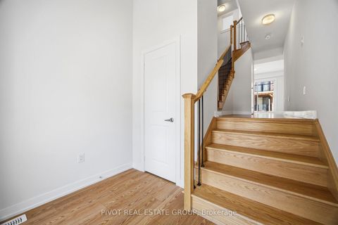 Photo 4 at 162 Danielle Moore Circle, Bendale, Toronto