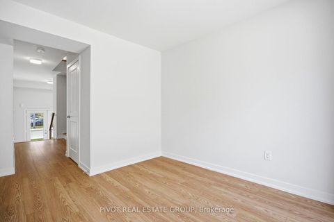 Photo 8 at 162 Danielle Moore Circle, Bendale, Toronto