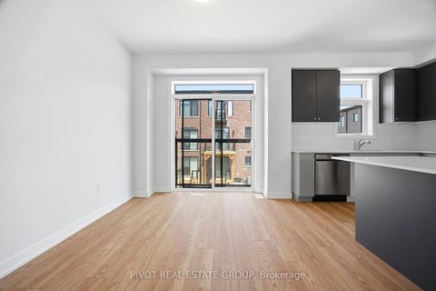 Photo 11 at 162 Danielle Moore Circle, Bendale, Toronto