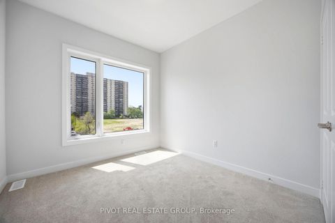 Photo 26 at 162 Danielle Moore Circle, Bendale, Toronto