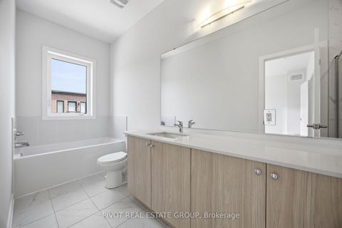 Photo 31 at 162 Danielle Moore Circle, Bendale, Toronto