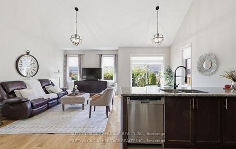 Photo 6 at 19 Northglen Boulevard, Bowmanville, Clarington