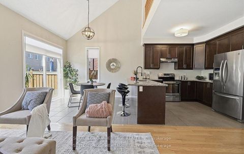 Photo 7 at 19 Northglen Boulevard, Bowmanville, Clarington
