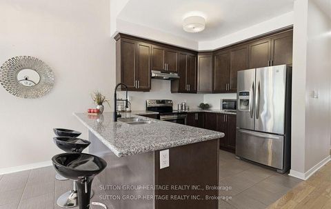 Photo 9 at 19 Northglen Boulevard, Bowmanville, Clarington