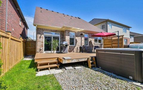 Photo 27 at 19 Northglen Boulevard, Bowmanville, Clarington