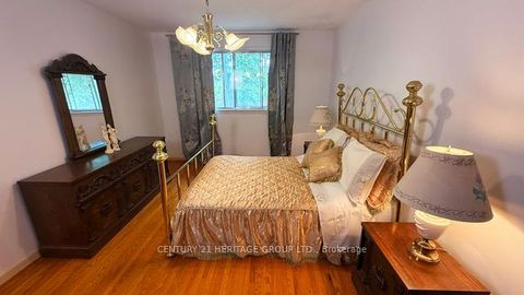 Photo 5 at 37 Gambello Crescent, York University Heights, Toronto
