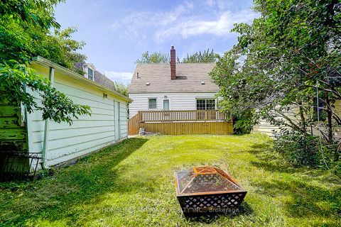 Photo 9 at 335 Willowdale Avenue, Willowdale East, Toronto