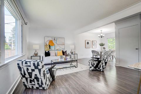 Photo 12 at 335 Willowdale Avenue, Willowdale East, Toronto