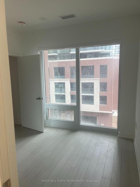 Photo 10 at 413 - 4010 Eglinton Avenue W, Humber Heights, Toronto