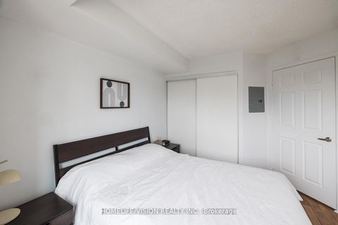 Photo 9 at 902 - 18 Valley Woods Road, Donalda, Toronto