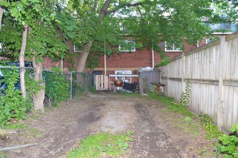 Photo 2 at 125 Harrison Street, Bellwoods, Toronto