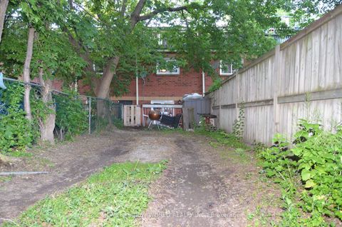 Photo 3 at 125 Harrison Street, Bellwoods, Toronto