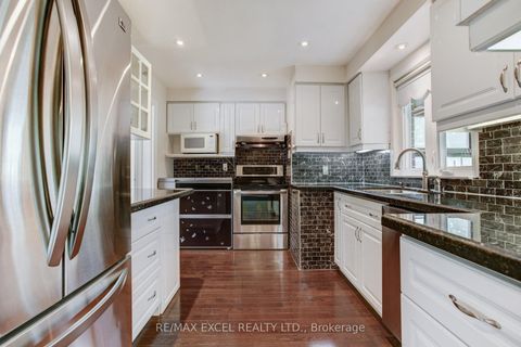 Photo 6 at 35 Urbandale Avenue, Newtonbrook East, Toronto