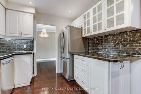 Photo 7 at 35 Urbandale Avenue, Newtonbrook East, Toronto