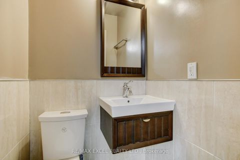 Photo 9 at 35 Urbandale Avenue, Newtonbrook East, Toronto