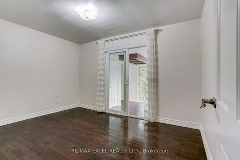 Photo 10 at 35 Urbandale Avenue, Newtonbrook East, Toronto