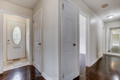 Photo 16 at 35 Urbandale Avenue, Newtonbrook East, Toronto