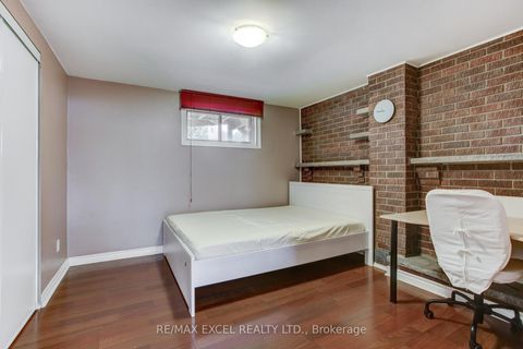 Photo 22 at 35 Urbandale Avenue, Newtonbrook East, Toronto