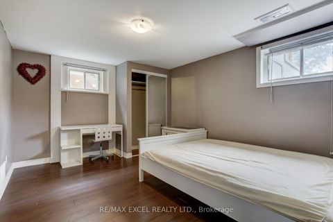 Photo 25 at 35 Urbandale Avenue, Newtonbrook East, Toronto