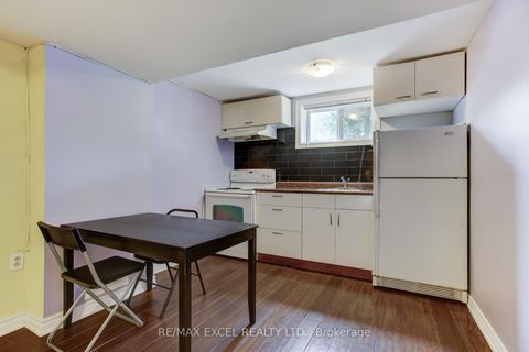 Photo 26 at 35 Urbandale Avenue, Newtonbrook East, Toronto