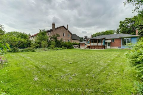 Photo 28 at 35 Urbandale Avenue, Newtonbrook East, Toronto