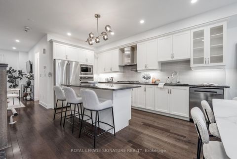 Photo 4 at 14 Queen Mary Court, East Woodbridge, Vaughan