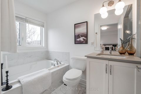Photo 14 at 14 Queen Mary Court, East Woodbridge, Vaughan
