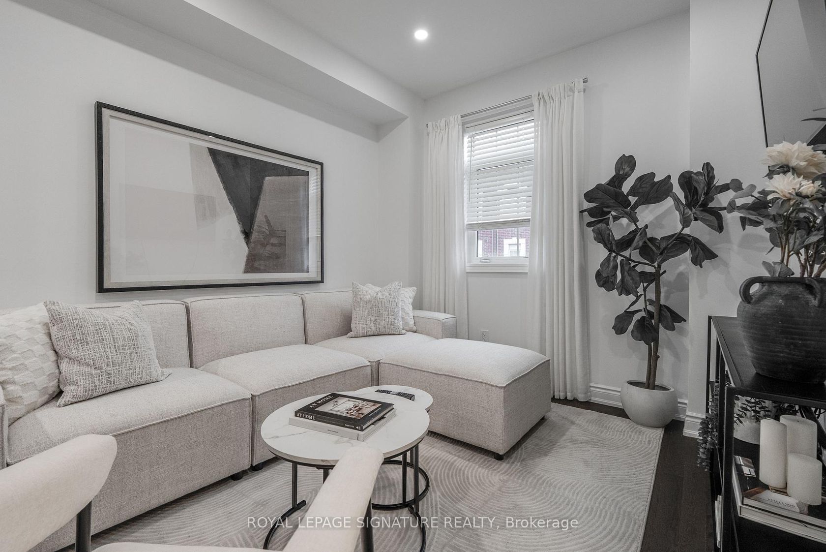 14 Queen Mary Court, East Woodbridge, Vaughan photo 8