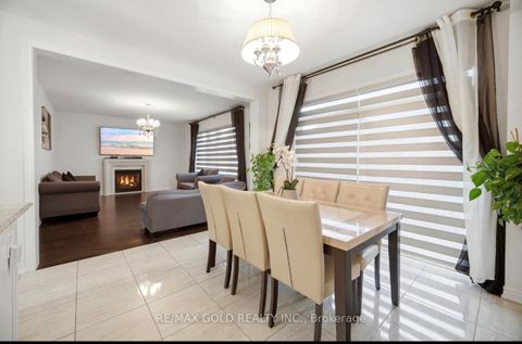 Photo 3 at 814 Green Street, Lefroy, Innisfil