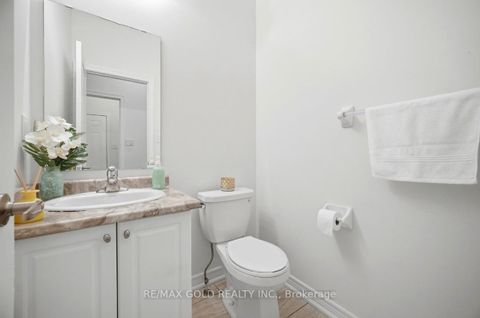 Photo 6 at 814 Green Street, Lefroy, Innisfil