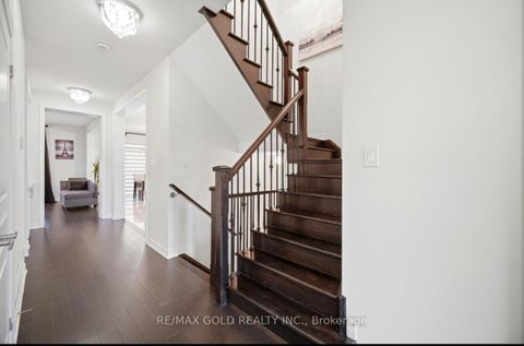 Photo 7 at 814 Green Street, Lefroy, Innisfil