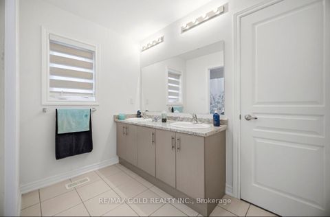 Photo 11 at 814 Green Street, Lefroy, Innisfil