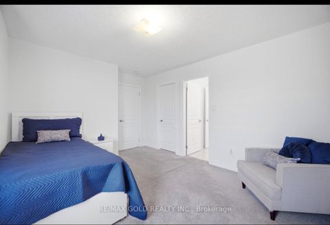 Photo 12 at 814 Green Street, Lefroy, Innisfil
