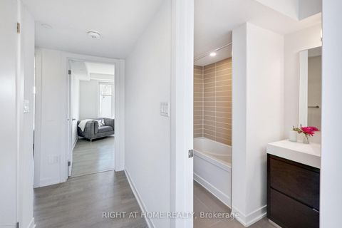 Photo 15 at 10 - 88 Turtle Island Road, Lawrence, Toronto