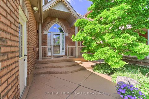 Photo 1 at 101 Old Colony Road, Oak Ridges Lake Wilcox, Richmond Hill
