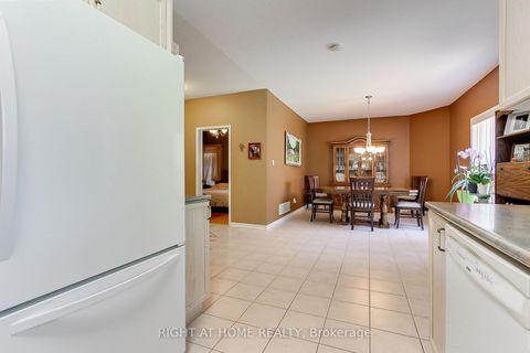 Photo 9 at 101 Old Colony Road, Oak Ridges Lake Wilcox, Richmond Hill
