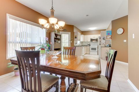 Photo 10 at 101 Old Colony Road, Oak Ridges Lake Wilcox, Richmond Hill