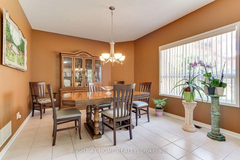 Photo 11 at 101 Old Colony Road, Oak Ridges Lake Wilcox, Richmond Hill