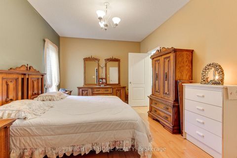Photo 14 at 101 Old Colony Road, Oak Ridges Lake Wilcox, Richmond Hill