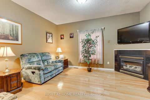 Photo 18 at 101 Old Colony Road, Oak Ridges Lake Wilcox, Richmond Hill