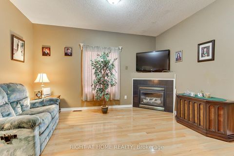 Photo 19 at 101 Old Colony Road, Oak Ridges Lake Wilcox, Richmond Hill