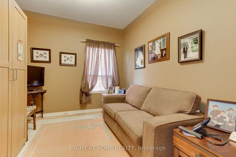 Photo 21 at 101 Old Colony Road, Oak Ridges Lake Wilcox, Richmond Hill