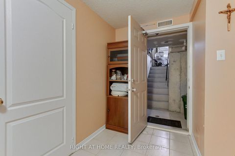 Photo 26 at 101 Old Colony Road, Oak Ridges Lake Wilcox, Richmond Hill