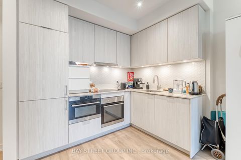 Photo 3 at 210 - 158 FRONT Street E, Moss Park, Toronto