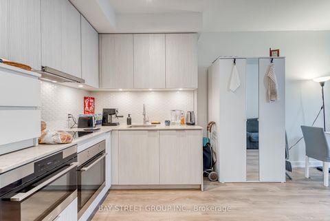 Photo 5 at 210 - 158 FRONT Street E, Moss Park, Toronto
