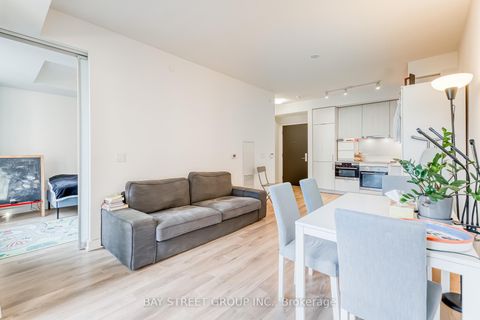 Photo 10 at 210 - 158 FRONT Street E, Moss Park, Toronto